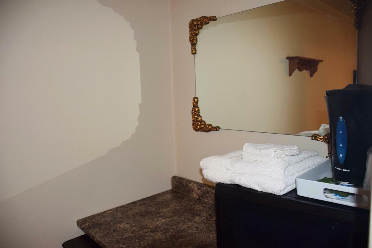 Kent Motel Chatham-Kent Extérieur photo